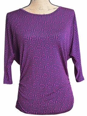 41 Hawthorn Geometric Boatneck Top in Navy Blue and Pink EC.  Size XSMALL
